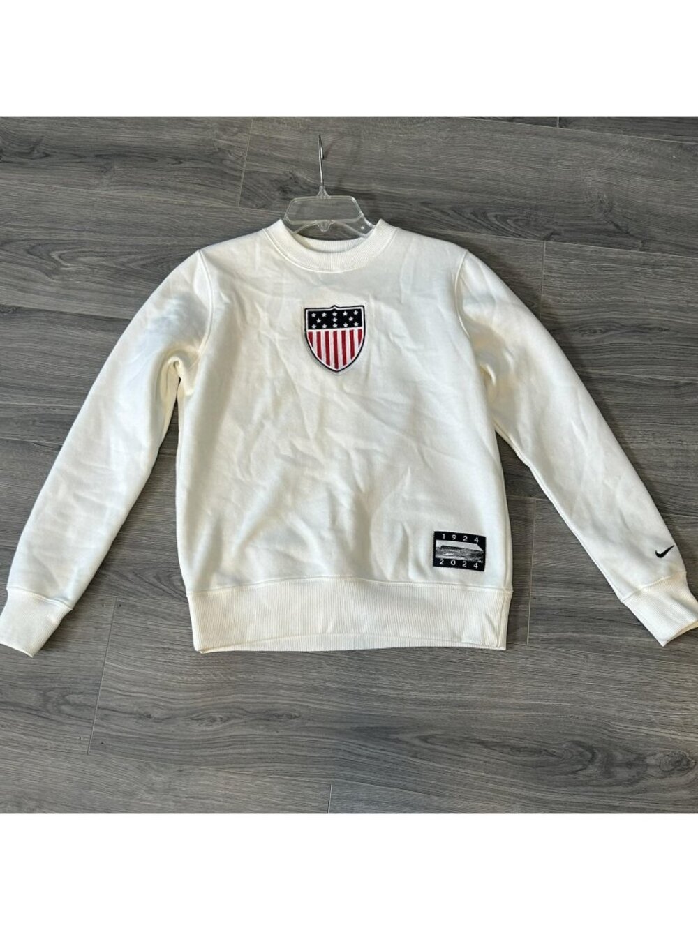 Nike Sweatshirt Womens S White Team USA Shield 1924 2024 Patch Fleece Sail Crew